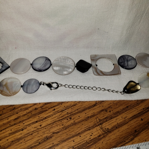 Vintage Black Glass and Mother of Pearl Inlay Necklace - Picture 7 of 7